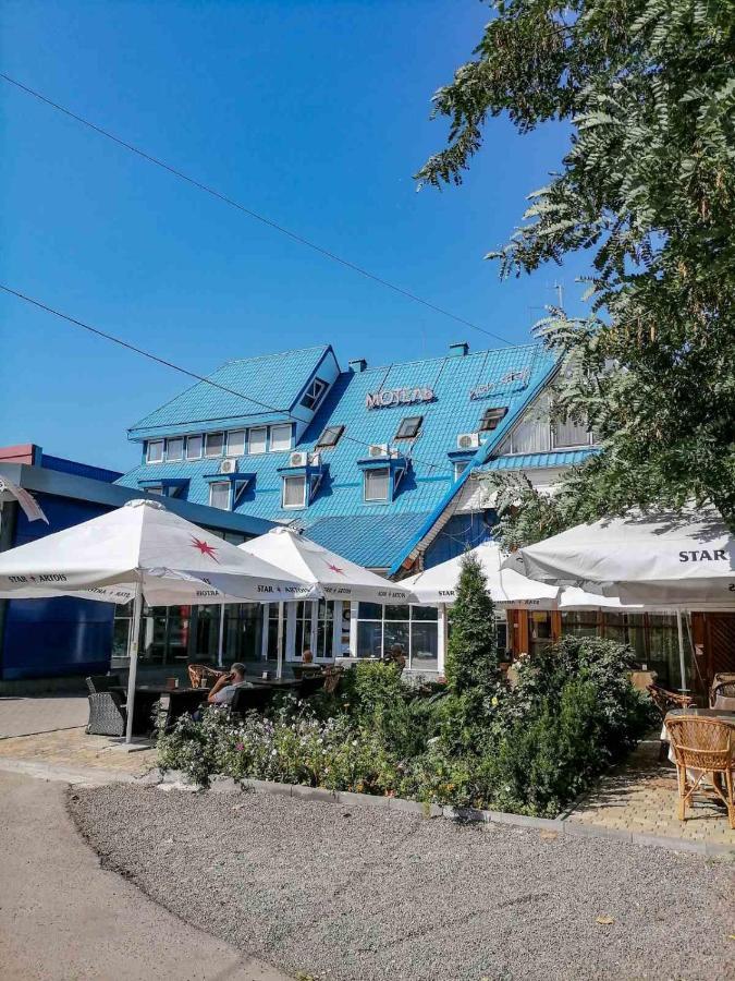 Hotel Gostiniy Dvor Non-Stop Chersoń Zewnętrze zdjęcie