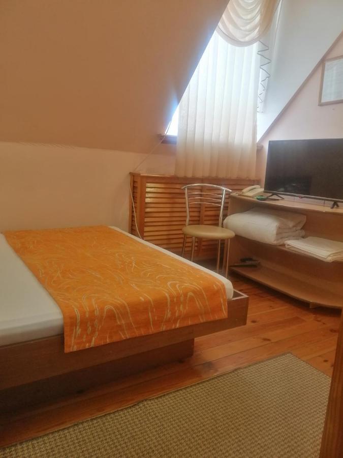 Hotel Gostiniy Dvor Non-Stop Chersoń Zewnętrze zdjęcie