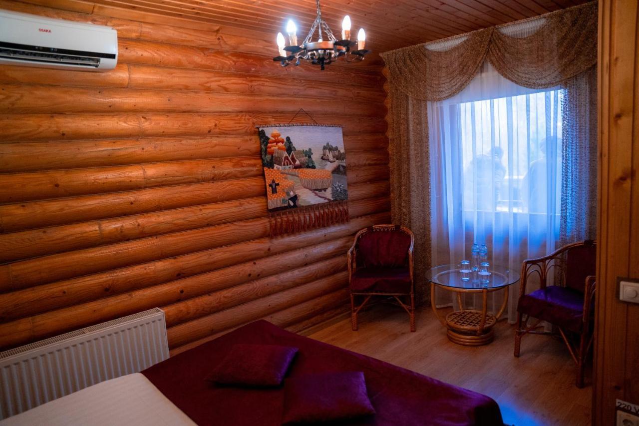 Hotel Gostiniy Dvor Non-Stop Chersoń Zewnętrze zdjęcie