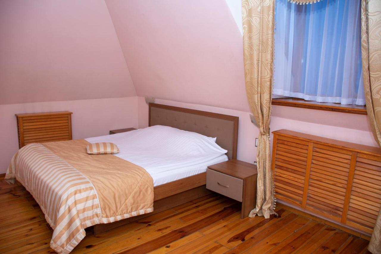 Hotel Gostiniy Dvor Non-Stop Chersoń Zewnętrze zdjęcie
