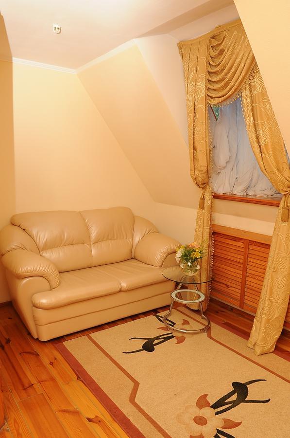 Hotel Gostiniy Dvor Non-Stop Chersoń Zewnętrze zdjęcie